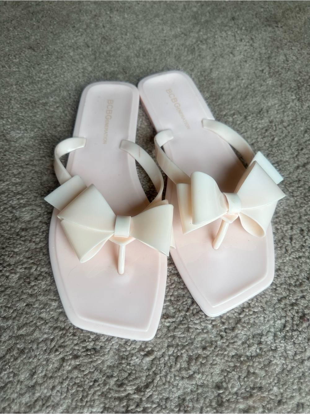 BCBG Ballet Pink Flip Flop Sandals 8